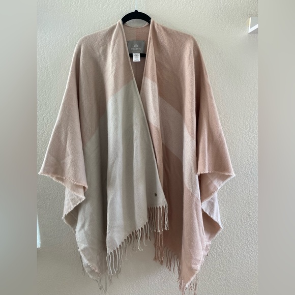 soia and kyo shawl